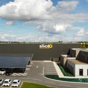 découvrez comment edf et toyota s'unissent pour promouvoir l'autoconsommation solaire, une solution innovante pour produire votre propre électricité et réduire votre empreinte carbone. explorez les avantages de l'énergie solaire pour votre foyer et comment tirer profit de cette initiative pour un avenir plus durable.