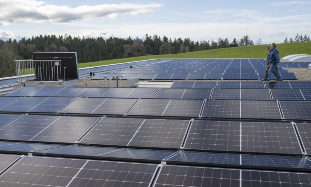 découvrez les dernières actualités sur l'énergie solaire en europe en juin 2023. analysez les tendances, les projets innovants et les politiques soutenant le développement des énergies renouvelables à travers le continent.